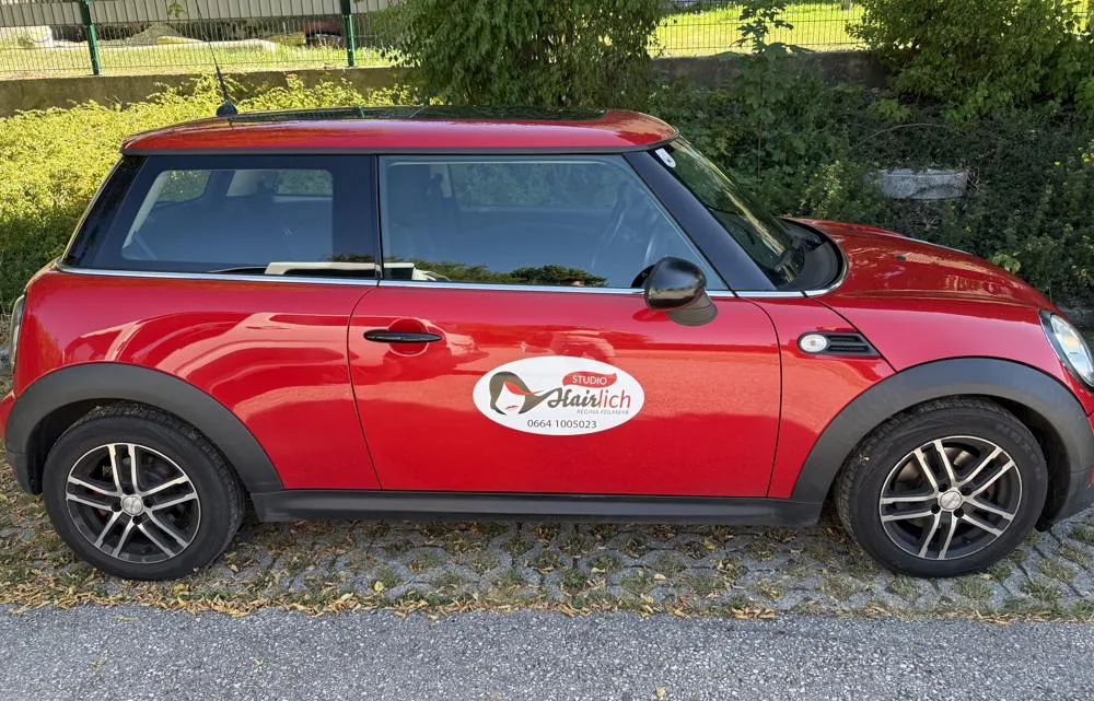 Fahrzeugbeschriftung für Studio Hairlich